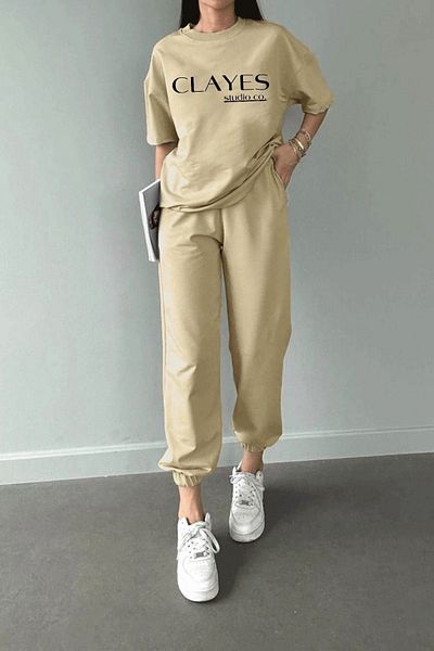 CLAYES BEigE T-shirt και SwEatpants Set - Studio Co PrintEd, Oversize, CrEw NEck