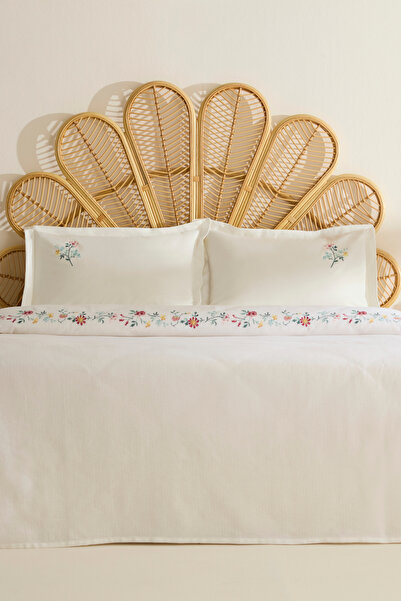 Karaca Home Liana Çiçek Nakışlı %100 Pamuk Çift Kişilik Pike Takımı Beyaz