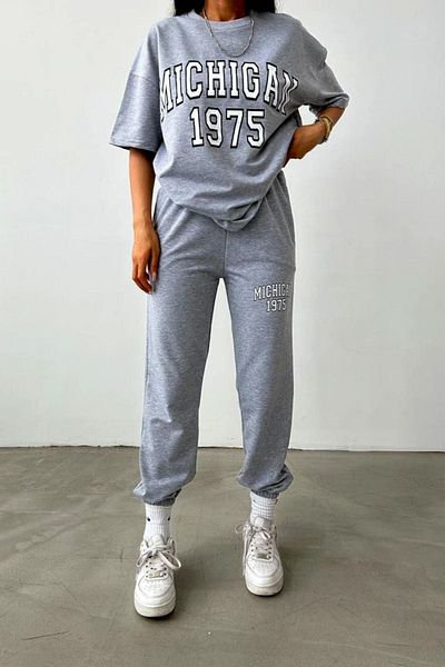 DUBU BUTİK Michigan T-shirt Sweatpants Jogger - Σετ φόρμας με γκρι στάμπα κάτω από το επάνω μέρος Oversize Crew Neck