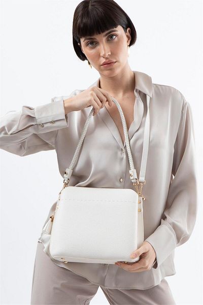 Matthew Cox White Women's Shoulder Bag Byn2365