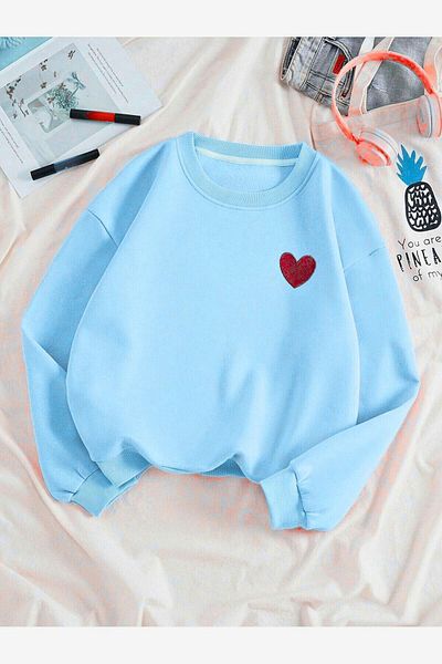 DUBU BUTİK Φούτερ Baby Blue Red Minimal Heart Print - Χοντρό χειμωνιάτικο λαιμόκοψη