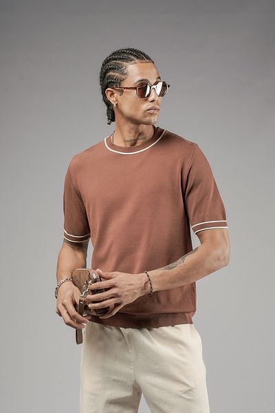 Butik TREND BIZ Πλεκτό μπλουζάκι με κοντό μανίκι με κανονική εφαρμογή