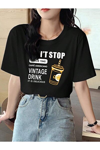 DUBU BUTİK Μπλουζάκι Dont Stop - Μαύρο εμπριμέ κοντομάνικο μπλουζάκι με λαιμόκοψη