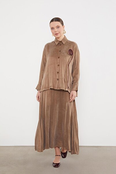 Levidor Camel Cupra Skirt Set with Rose Detail on the Front and Buttons
