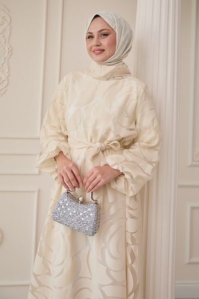 InStyle فستان كريمي بأكمام بالونية من التول