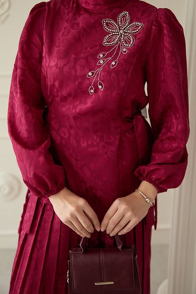 InStyle بدلة فوشيا مع تنورة جاكار منقوشة بنقشة الفهد