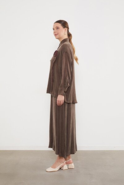 Levidor Brown Cupra Skirt Set with Rose Detail on the Front and Buttons