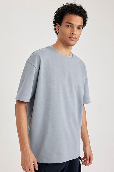 DeFacto Oversize Wide Fit Crew Neck Krátký rukáv Základní hladké tričko z těžké tkaniny X3926Az23Au