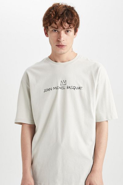 DeFacto Tricou cu imprimeu supradimensionat cu decolteu și spate Jean Michel Basquiat A9427ax23hs
