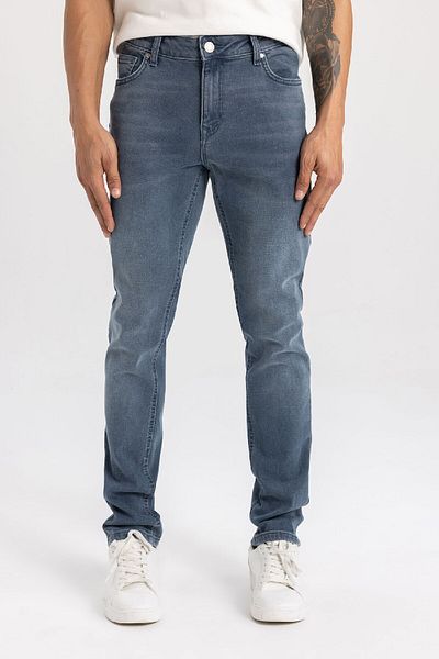 DeFacto Pedro Slim Fit Στενή Εφαρμογή Κανονική μέση με στενό πόδι Jean παντελόνι B3622ax24sp