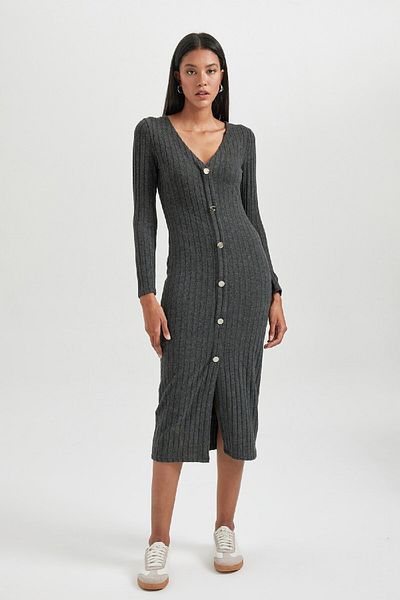 DeFacto Camisole-Midikleid mit V-Ausschnitt – lange Ärmel, Knopfleiste B3261ax23au