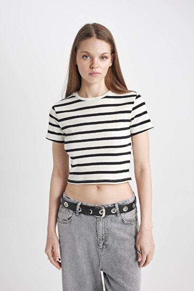 DeFacto Coool tailliertes, gestreiftes, geripptes Kurzarm-T-Shirt A7646AX24SM