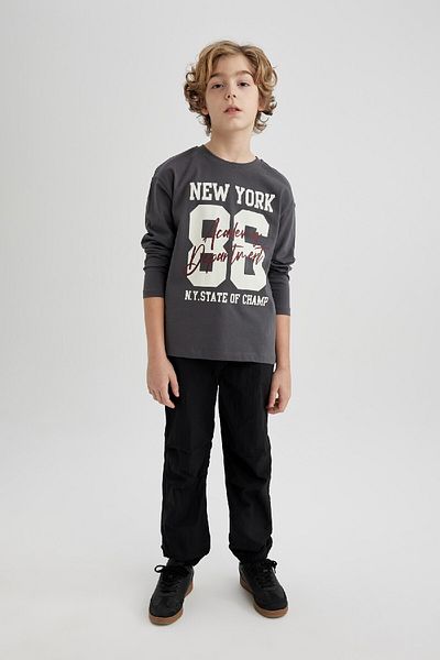 DeFacto Boy's Black Jogger Pants - Elastic Waist and Leg, Pocket, Basic Parachute Cut B6602A824Sm