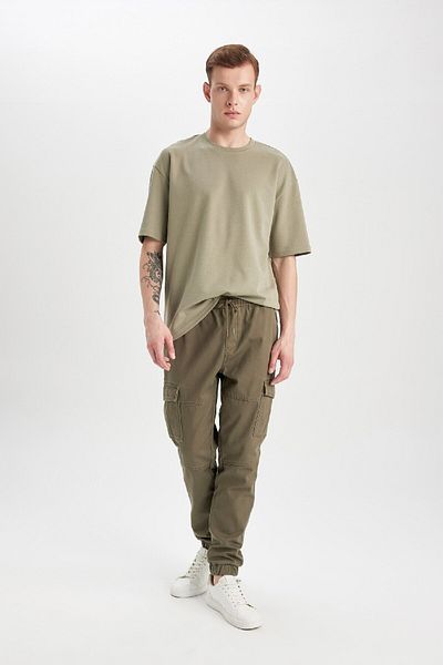 DeFacto Oversize Wide Fit Crew Neck Krátký rukáv Základní hladké tričko z těžké tkaniny X3926Az24Sp