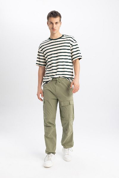 DeFacto Relax Fit Straight Leg Parachute Trousers with Cargo Pockets B4555AX24SP