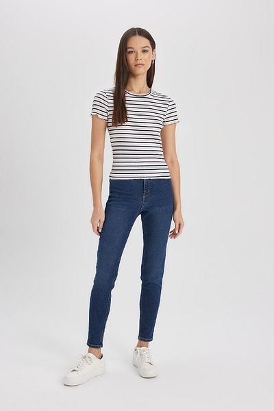 DeFacto Striped Crew Neck Ribbed Camisole T-Shirt - Short Sleeve, Solid Fit K1965Az24Sm