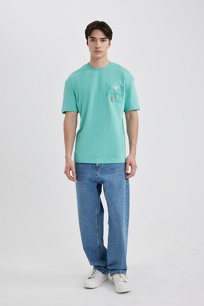 DeFacto Comfort Regular Fit Άνετη Εφαρμογή Crew λαιμόκοψη Πίσω εμπριμέ κοντομάνικο μπλουζάκι B8489ax24sm