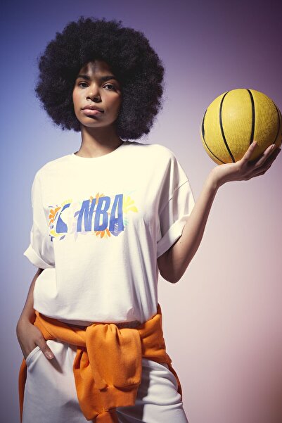 DeFacto Fit Nba Wordmark Oversize Geniş Kalıp Bisiklet Yaka Kısa Kollu Tişört A1328ax24sp