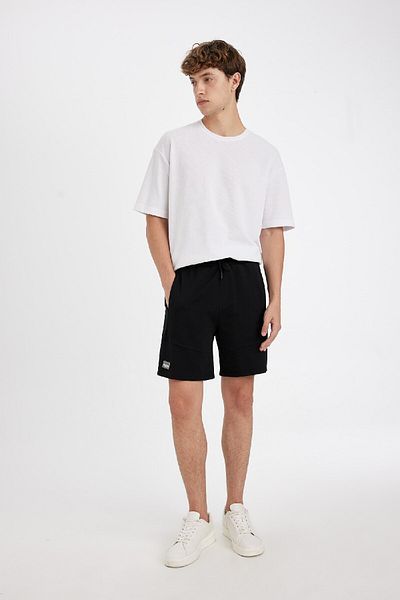 DeFacto Slim Fit Slim Fit Slim Leg Basic rovné šortky B8674Ax24Sm