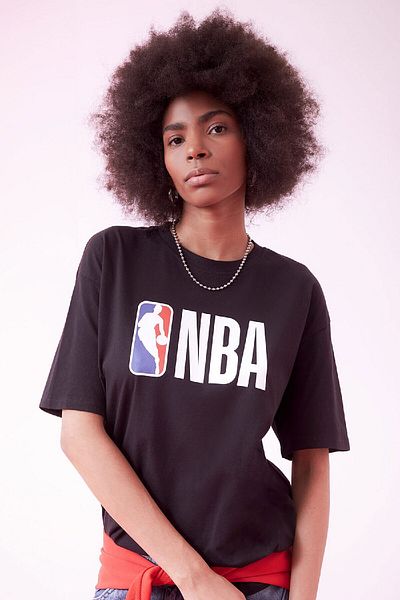 DeFacto Nba Wordmark Boxy Fit - Round Neck Short Sleeve T-Shirt Z9313Az24Sp