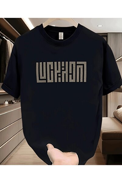 qubo sportswear & company تيشيرت أسود مطبوع عليه صورة للجنسين من كيوبو، بياقة...