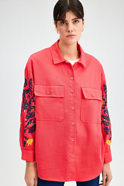 Touché Privé OVERSIZE SHIRT WITH EMBROIDERY DETAIL ON SLEEVES