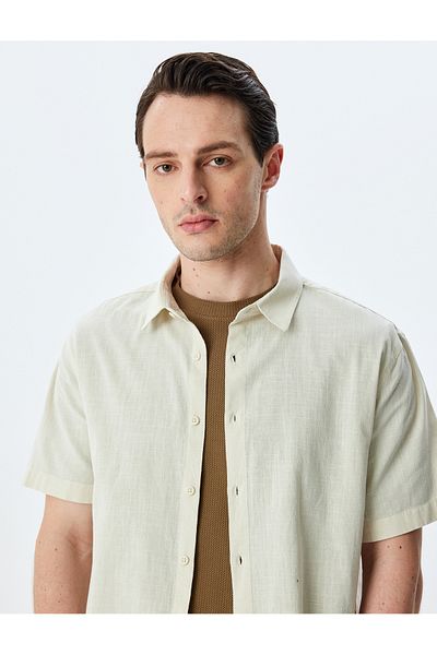 Koton Short sleeve cotton regular fit classic shirt.