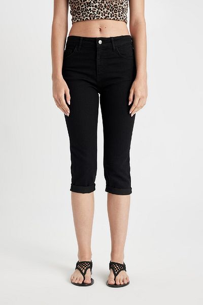 DeFacto Capri-Jeans mit hoher Taille B9177AX24SM