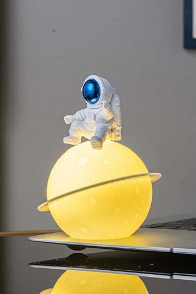 CİYU TİCARET Şarjlı masa lambası astronot ve ay görselli masa lambası dekor ışık