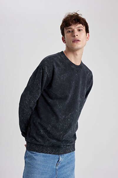 DeFacto Regular Fit Bisiklet Yaka Yıkamalı Soluk Efektli Basic Düz Sweatshirt B9221ax23wn