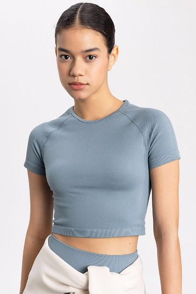 DeFacto Crop-Sport-T-Shirt mit Rundhalsausschnitt, nahtlos, kurze Ärmel B4568ax24sp