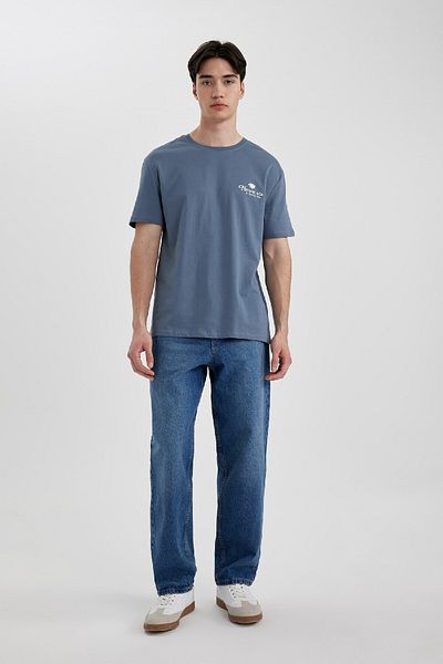 DeFacto Bedrucktes Kurzarm-T-Shirt mit Rundhalsausschnitt und normaler Passform C2080AX24SM