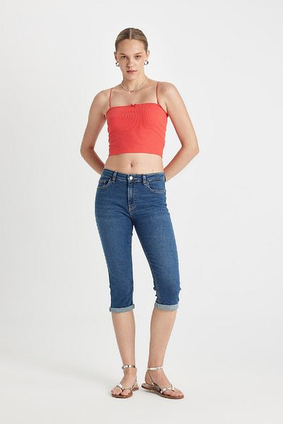 DeFacto Capri-Jeans mit normaler Taille B9168AX24SM