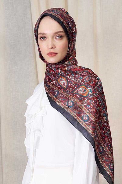 Madame Polo Ιστορικό σάλι Livia Pattern - Μαύρο