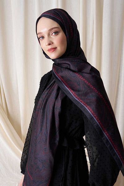 Madame Polo شال بنمط فيكتوري تاريخي - أحمر كلاريت أسود