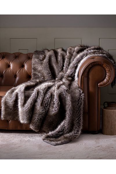 Madame Coco Armend Plush Sofa Shawl - Brown