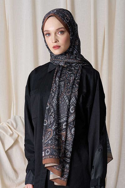 Madame Polo Шал с изображение на Ливия - Калейн Стоун
