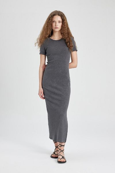 DeFacto Bodycon Bodycon Objímání Crew Výstřih Manšestrová košilka Krátký rukáv Maxi šaty C2220ax24sp