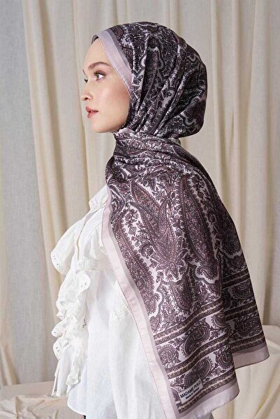 Madame Polo Historical Veloria Pattern Shawl - Beige