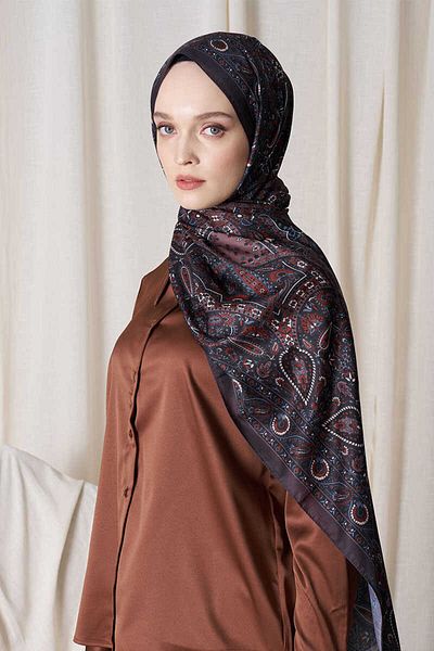 Madame Polo Шал с исторически мотив Ливия - горчиво кафяв