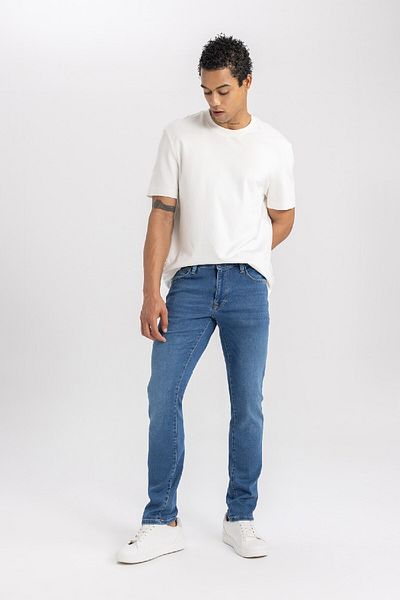 DeFacto Pedro Slim Fit Narrow Fit Regular Waist Narrow Leg Jean Trousers C3906AX24SP