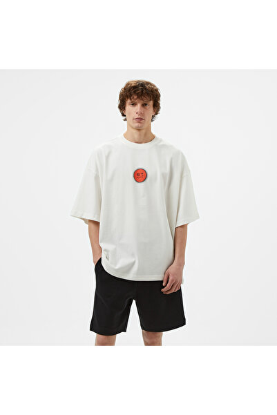 United 4 تي شيرت أبيض للرجال من يونايتد 4 سبورت