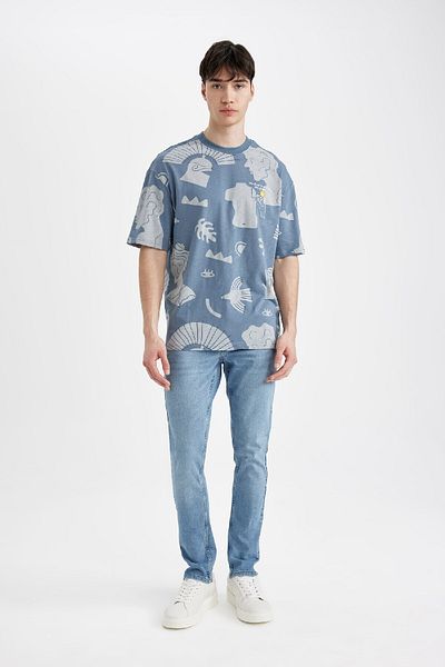 DeFacto Comfort Regular Fit Άνετη εφαρμογή με λαιμόκοψη κοντομάνικο μπλουζάκι C3488ax24sp