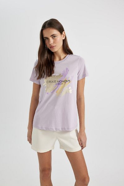 DeFacto Bedrucktes T-Shirt aus gekämmter Baumwolle mit Rundhalsausschnitt und normaler Passform - C4064ax24sp