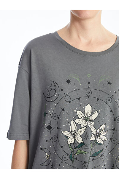 LC Waikiki Bedrucktes Oversize-T-Shirt für Damen mit Rundhalsausschnitt