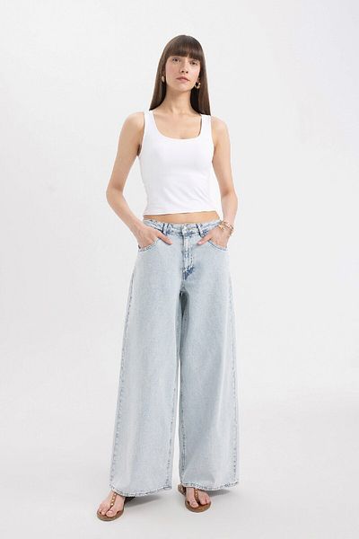 DeFacto U Neck Slim Fit Basic Athlete - C2622ax24sp