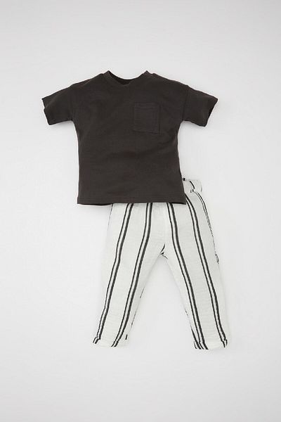 DeFacto 2-teiliges Set für Babys, Jungen, Rundhalsausschnitt, kurzärmliges T-Shirt, gestreifte Hose C3418a524sm