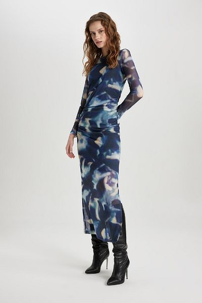 DeFacto Bodycon με στρογγυλή λαιμόκοψη Tie Dye Tulle Midi μακρυμάνικο βραδινό φόρεμα C5082ax24sp