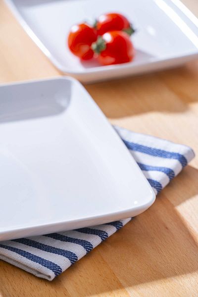 ACAR Pure Carmen Rectangular Plate - 21 cm