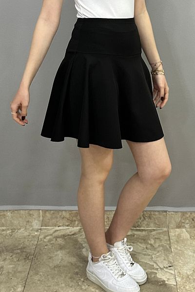 Tam Moda Fusta neagră cu volan pentru damă, cu pantaloni scurți